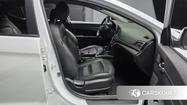 Hyundai Avante AD 2018 Белый из Кореи, фото 2