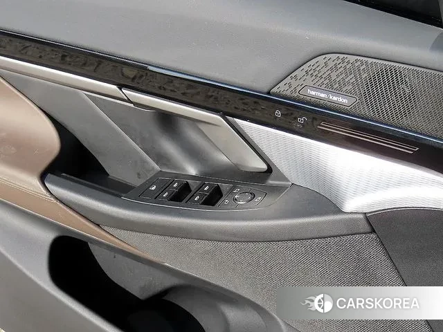 BMW 5 Series (G60) 2023 Белый из Кореи, фото 2