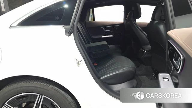 Mercedes-Benz EQE V295 2023 Белый из Кореи, фото 2