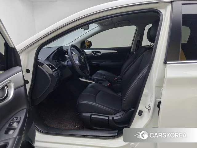 Nissan Xuan Yi 2024 Белый из Китая, фото 2