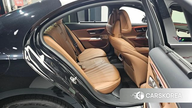 Mercedes-Benz E-Class W214 2024 Черный из Кореи, фото 2
