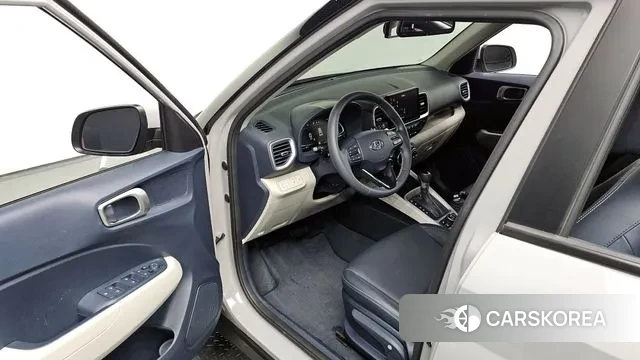 Hyundai Venue 2023 Серебристо-серый из Кореи, фото 2