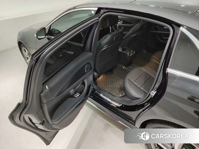 Mercedes-Benz E-class 2018 Черный из Китая, фото 2