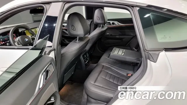 BMW 4 Series (G22) 2023 Белый из Кореи, фото 2