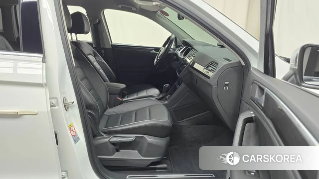 Volkswagen Tiguan second Generation 2020 Белый из Кореи, фото 2