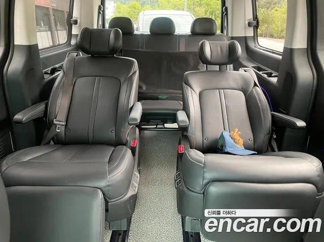 Hyundai Staria 2023 Белый из Кореи, фото 2