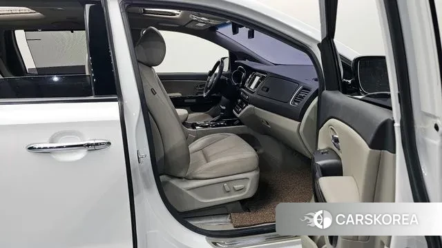 Kia The New Carnival 2019 Белый из Кореи, фото 2