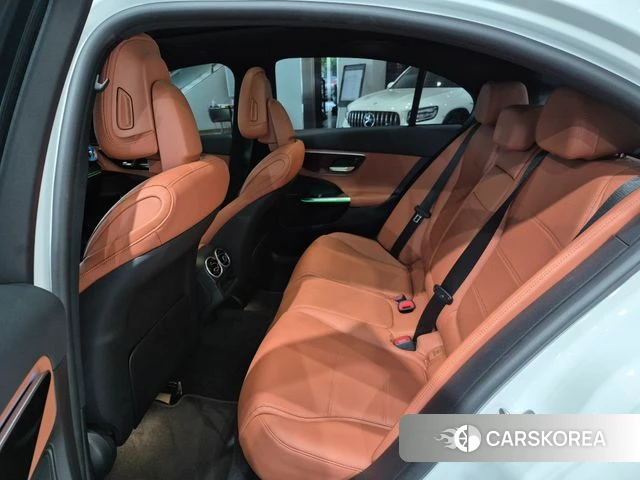 Mercedes-Benz C-Class W206 2026 Белый из Кореи, фото 2