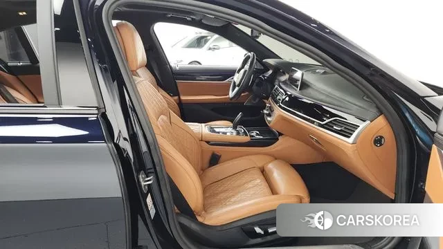 BMW 7 Series (G11) 2022 Черный из Кореи, фото 2