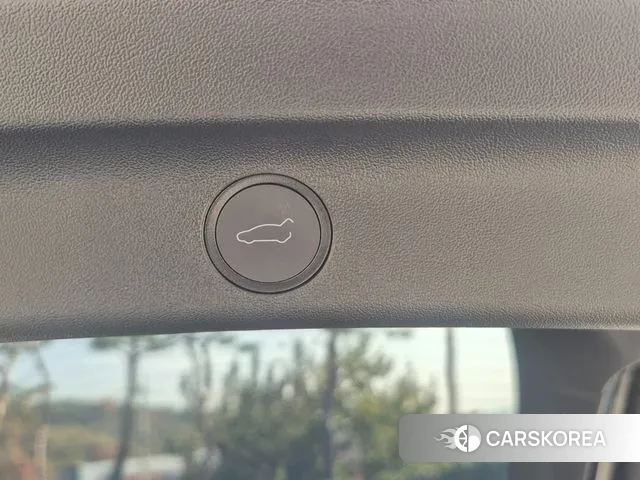 Tesla Model Y 2025 Черный из Кореи, фото 2