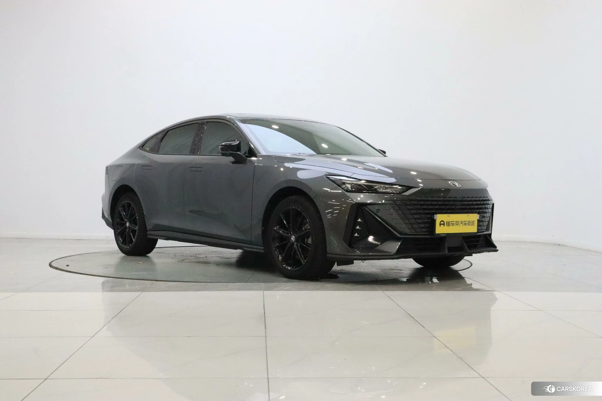 Chang'an UNI-V Smart iDD 2023 Темно-серый из Китая, фото 2