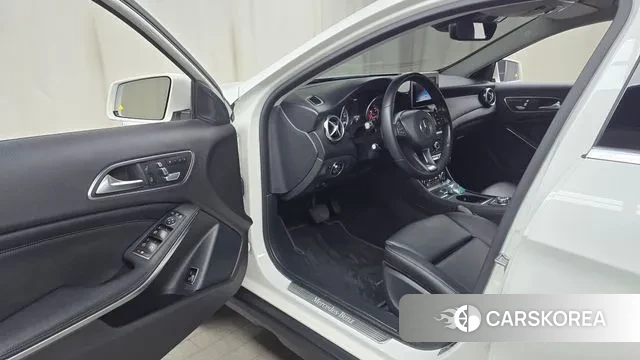 Mercedes-Benz GLA-Class X156 2018 Белый из Кореи, фото 2