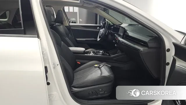 Kia The New K5 3rd generation 2024 Белый из Кореи, фото 2