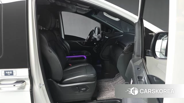 Hyundai Staria 2021 Белый из Кореи, фото 2