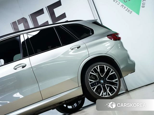 BMW X5 M 2022 Серебристо-серый из Китая, фото 2