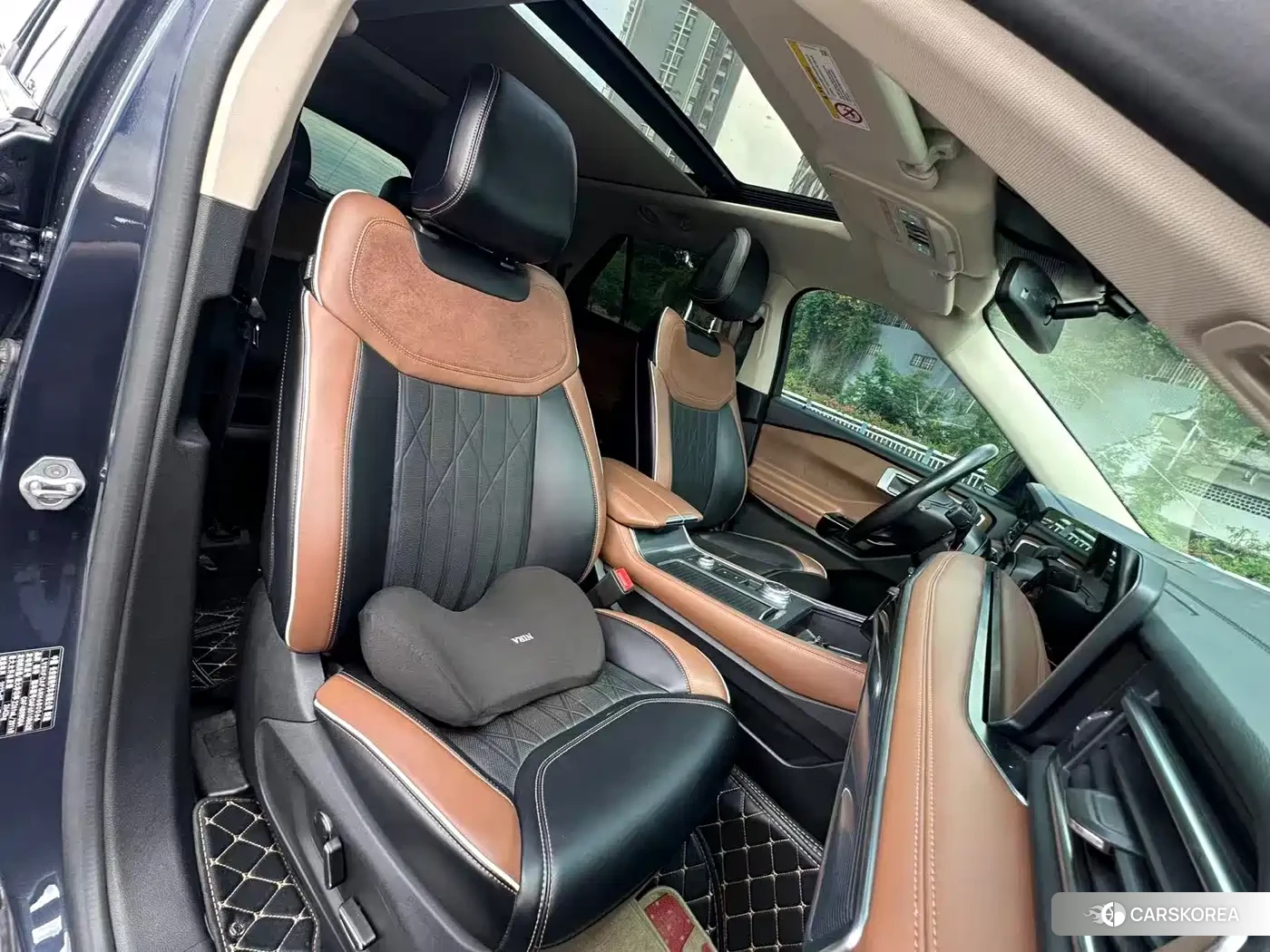Ford Explorer 2022 Silver/gray из Китая, фото 2