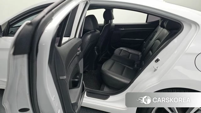 Hyundai Avante AD 2018 Белый из Кореи, фото 2