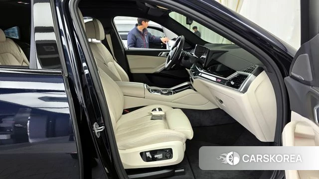 BMW X6 (G06) 2025 Черный из Кореи, фото 2