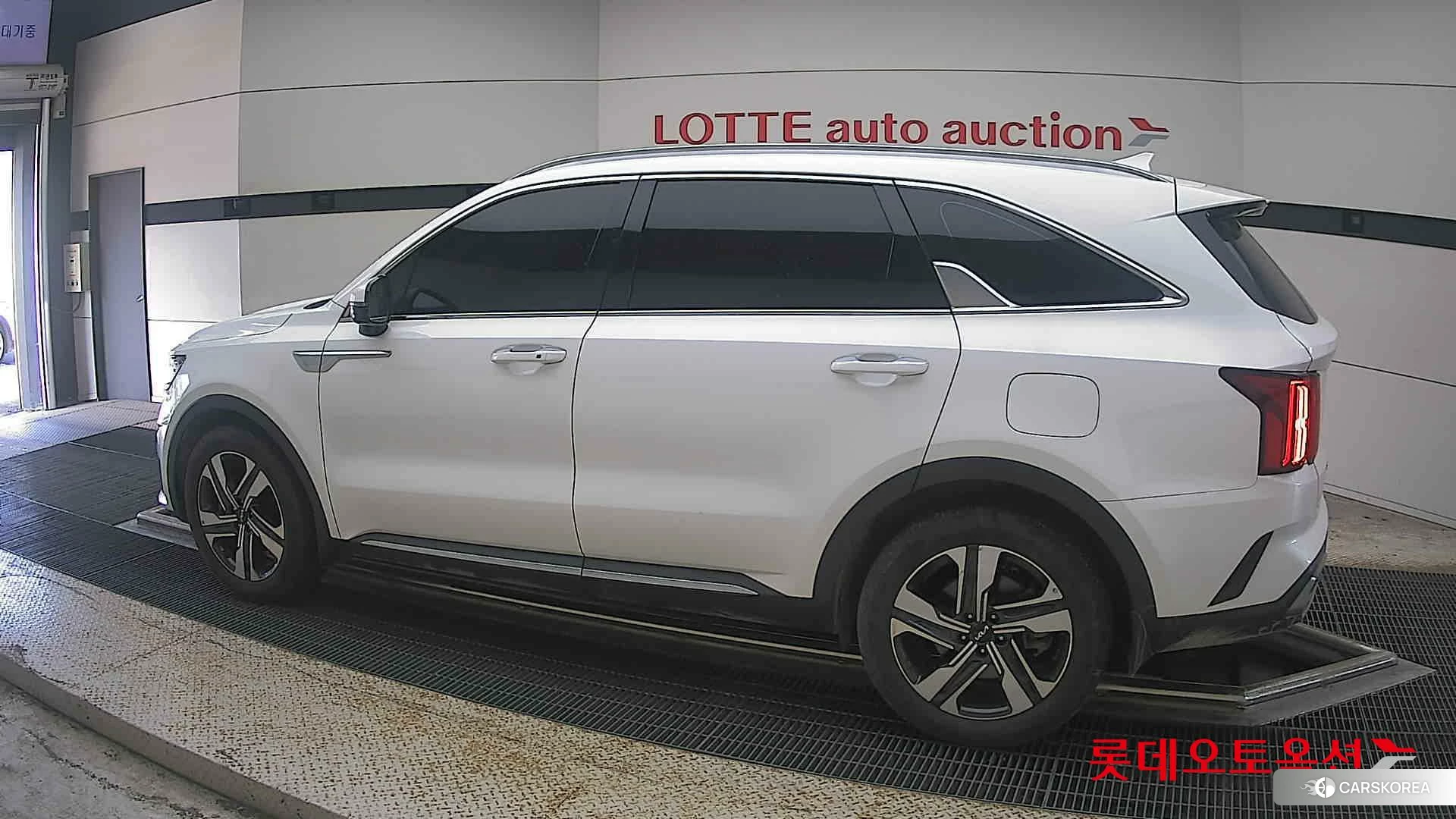 Kia Sorento Hybrid 2022 Snow White Pearl (optional) из Кореи, фото 2