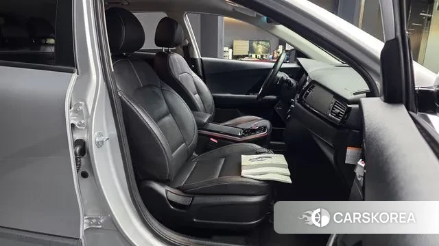 Kia Niro EV 2021 Серебряный из Кореи, фото 2