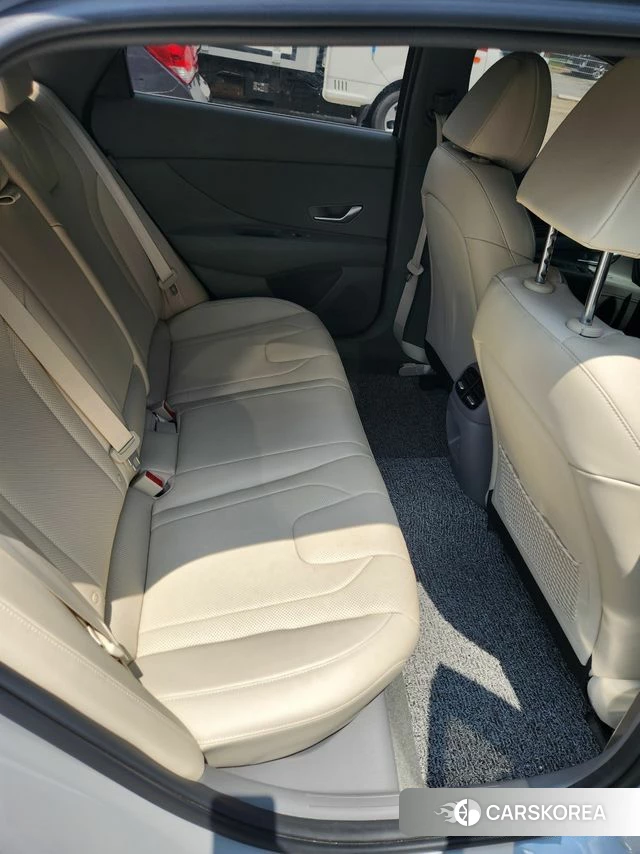 Hyundai The New Avante (CN7) 2024 Серебристо-серый из Кореи, фото 2