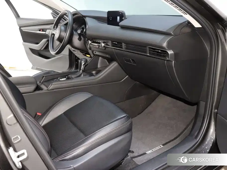 Mazda 3 2023 Silver/gray из Китая, фото 2