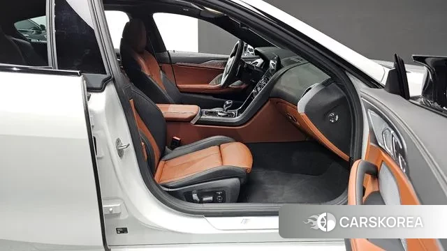 BMW 8 Series (G15) 2025 Белый из Кореи, фото 2