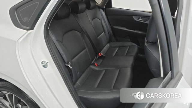 Kia The New K3 2nd generation 2022 Белый из Кореи, фото 2