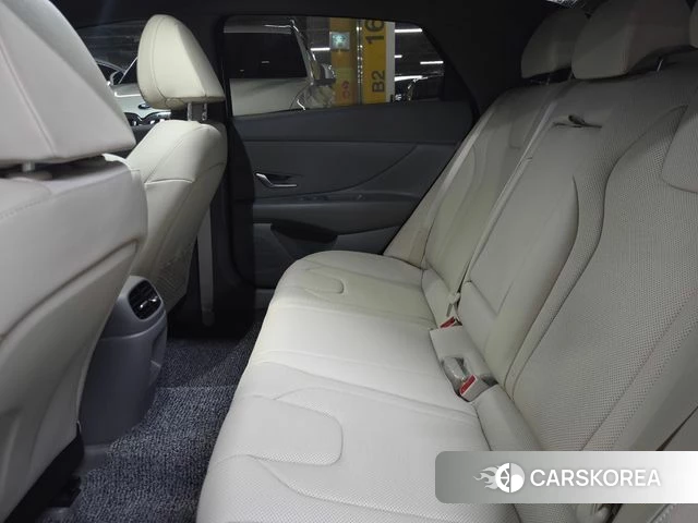 Hyundai The New Avante (CN7) 2023 Белый из Кореи, фото 2