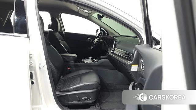 Kia Sportage 5th Generation Hybrid 2022 Белый из Кореи, фото 2