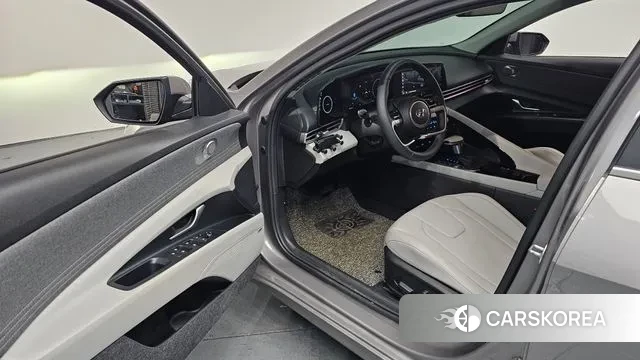 Hyundai Avante (CN7) 2021 Серебристо-серый из Кореи, фото 2