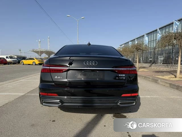 Audi A6L 2021 Черный из Китая, фото 2