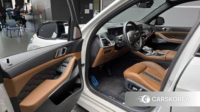 BMW X5M (G05) 2024 Белый из Кореи, фото 2