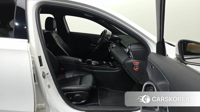 Mercedes-Benz A-Class W177 2021 Белый из Кореи, фото 2