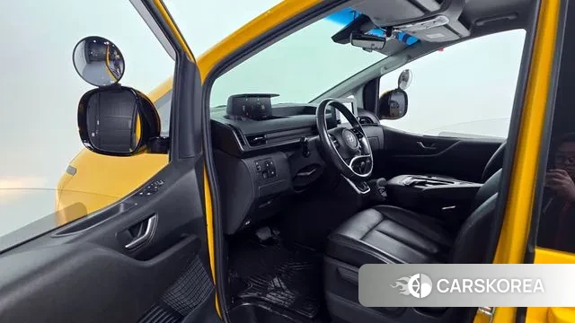 Hyundai Staria 2022 Желтый из Кореи, фото 2