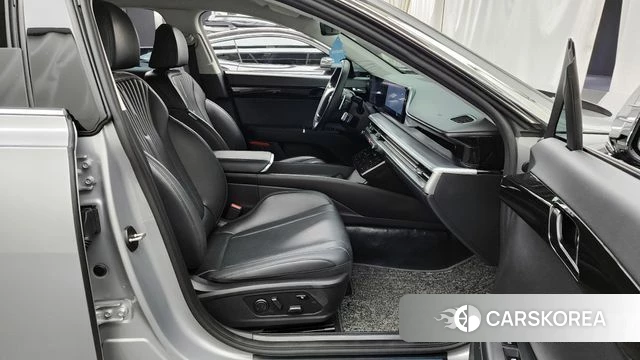Hyundai Grandeur (GN7) 2024 Серебристо-серый из Кореи, фото 2