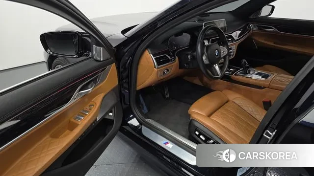 BMW 7 Series (G11) 2021 Черный из Кореи, фото 2