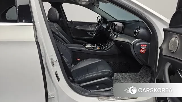 Mercedes-Benz E-Class W213 2019 Белый из Кореи, фото 2