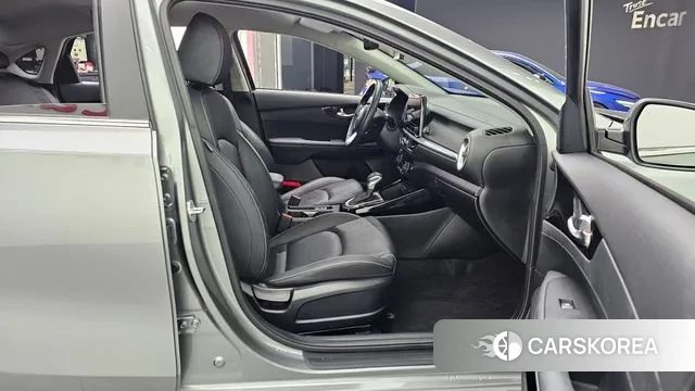 Kia The New K3 2nd generation 2022 Серебристо-серый из Кореи, фото 2