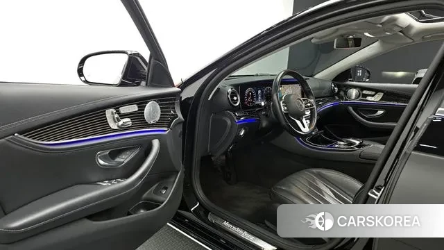 Mercedes-Benz E-Class W213 2019 Черный из Кореи, фото 2