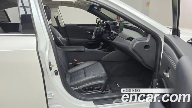 Lexus ES300h 7th generation id 2690710 из Кореи 2