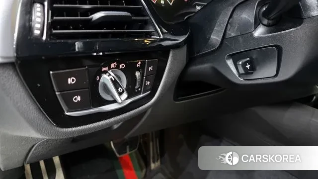 BMW 5 Series (G30) 2019 Белый из Кореи, фото 2