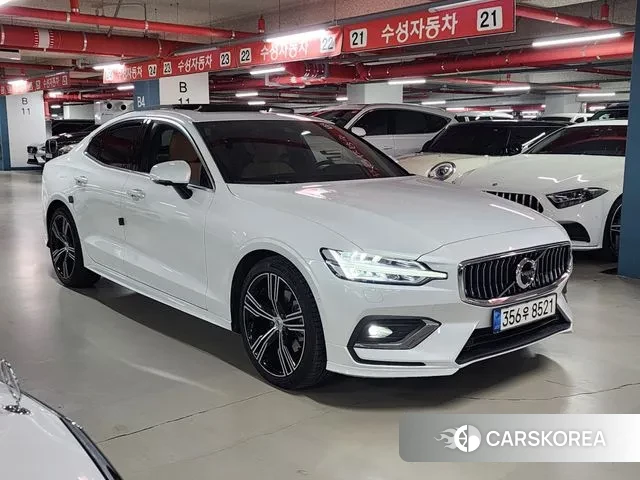 Volvo S60 3rd generation 2021 Белый из Кореи, фото 2