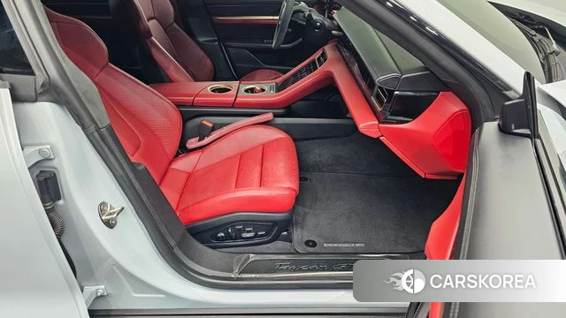 Porsche Taycan id 4394799 из Кореи 2