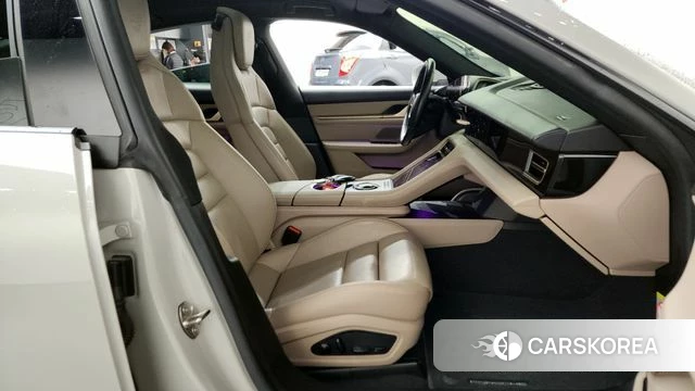 Porsche Taycan 2022 Жемчужный цвет из Кореи, фото 2