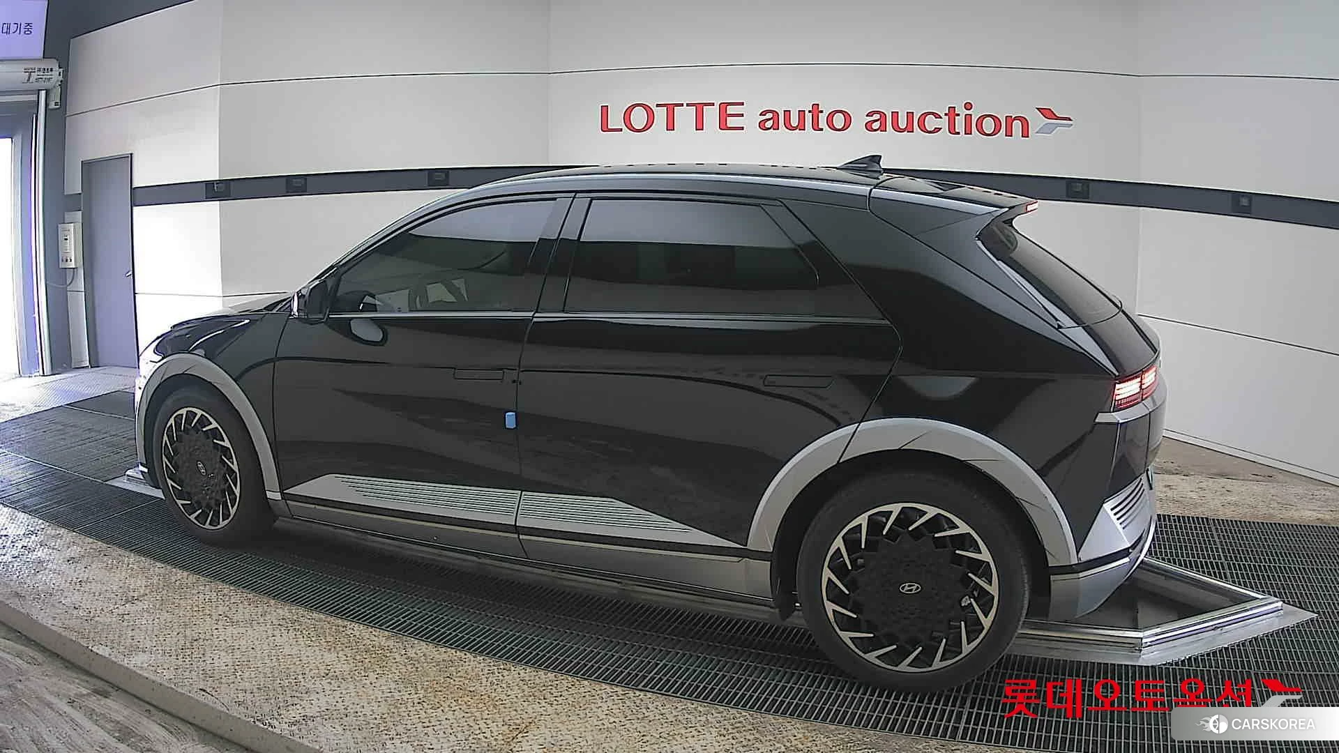 Hyundai IONIQ 5 2022 Phantom Black Pearl из Кореи, фото 2