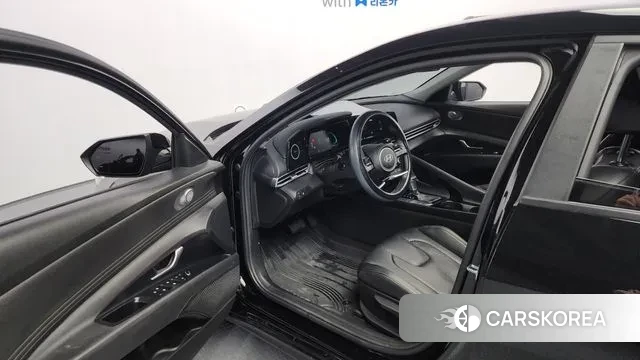 Hyundai The New Avante (CN7) 2024 Черный из Кореи, фото 2