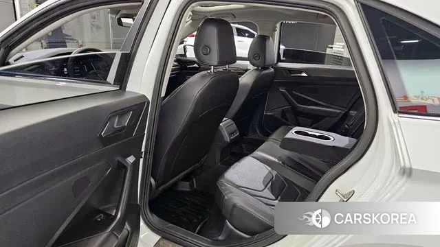 Volkswagen 7th Generation of Jetta 2021 Белый из Кореи, фото 2