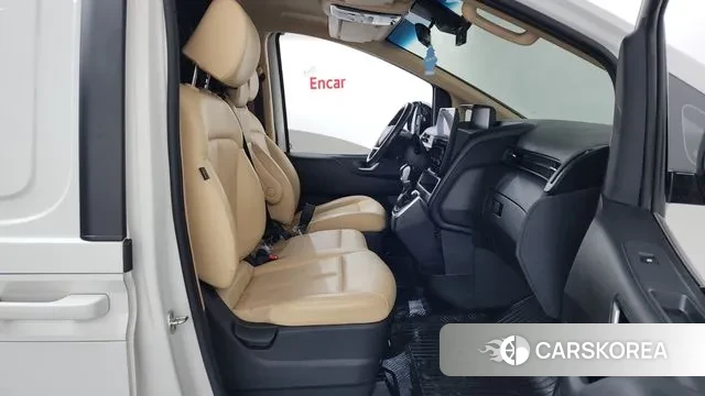 Hyundai Staria 2022 Белый из Кореи, фото 2