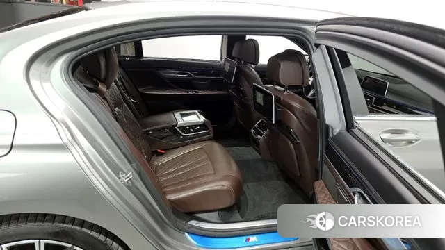 BMW 7 Series (G11) 2022 Серебряный из Кореи, фото 2